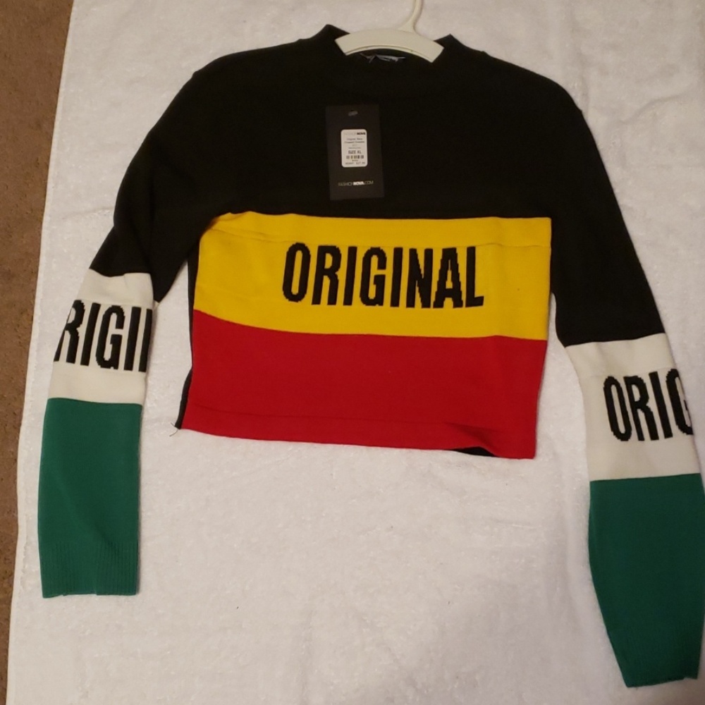 Fashion Nova Cropped top sweater